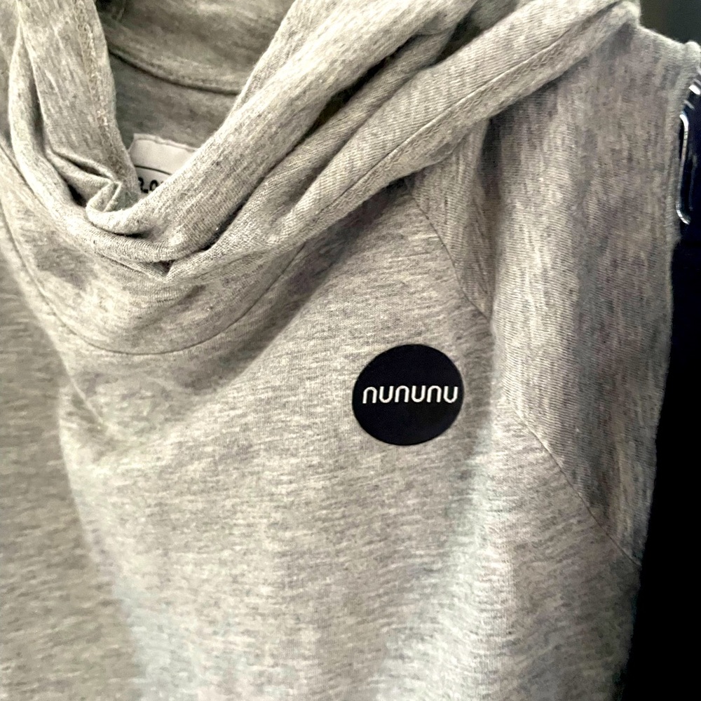Nununu sleeveless shirt with hood size 8-9